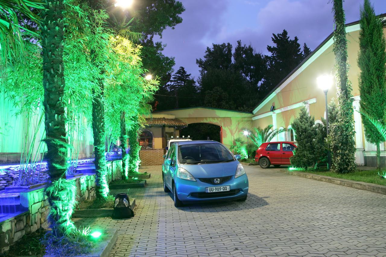 Hotel Eleon Kutaisi Zewnętrze zdjęcie