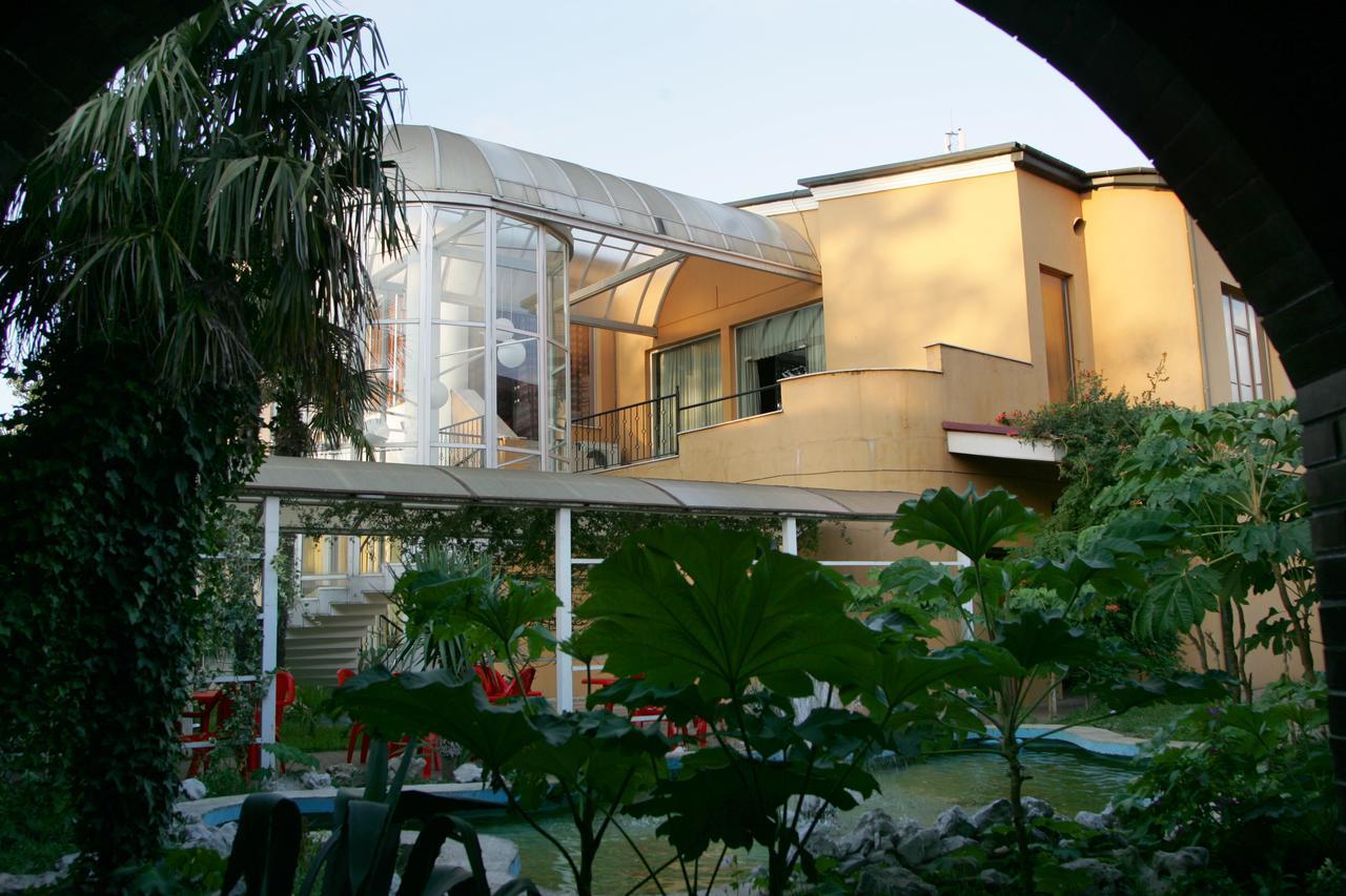 Hotel Eleon Kutaisi Zewnętrze zdjęcie